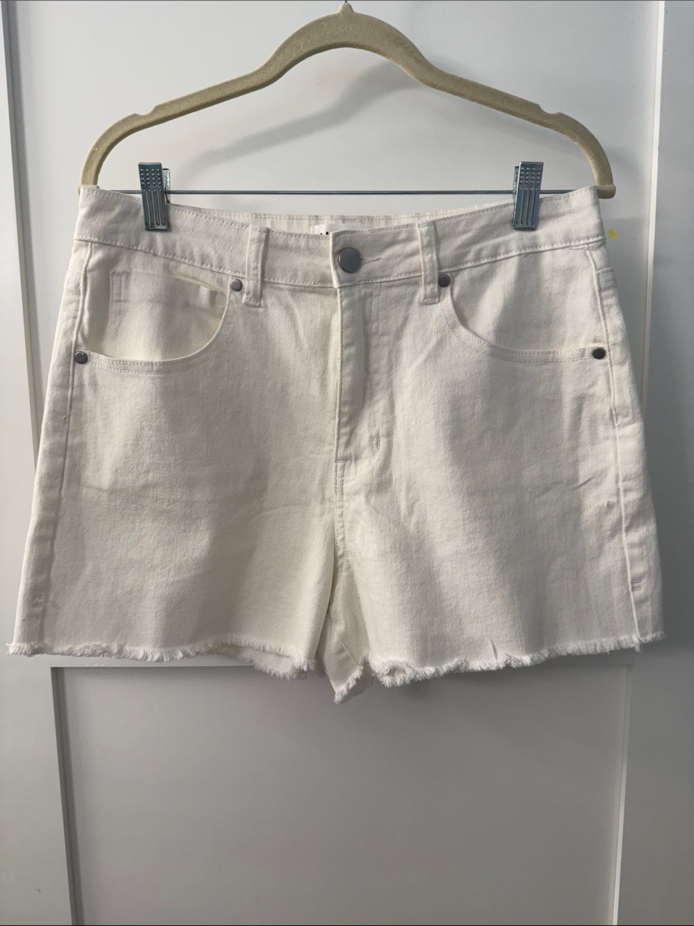 Abound (Nordstrom) White Raw-Hem Denim Shorts